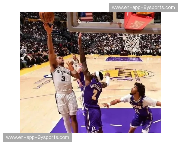 0.4秒的恩怨掠影：2004年马刺与湖人的西部巅峰之战